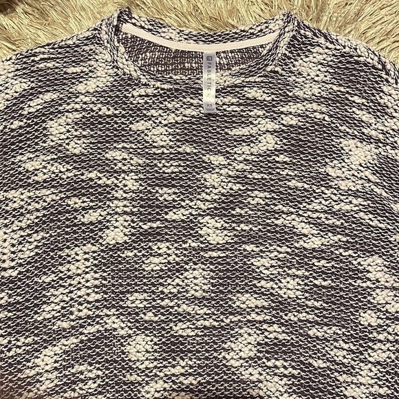 FABLETICS‎ Black and White Long Sleeve Active Sweater Size XS - Picture 2 of 10